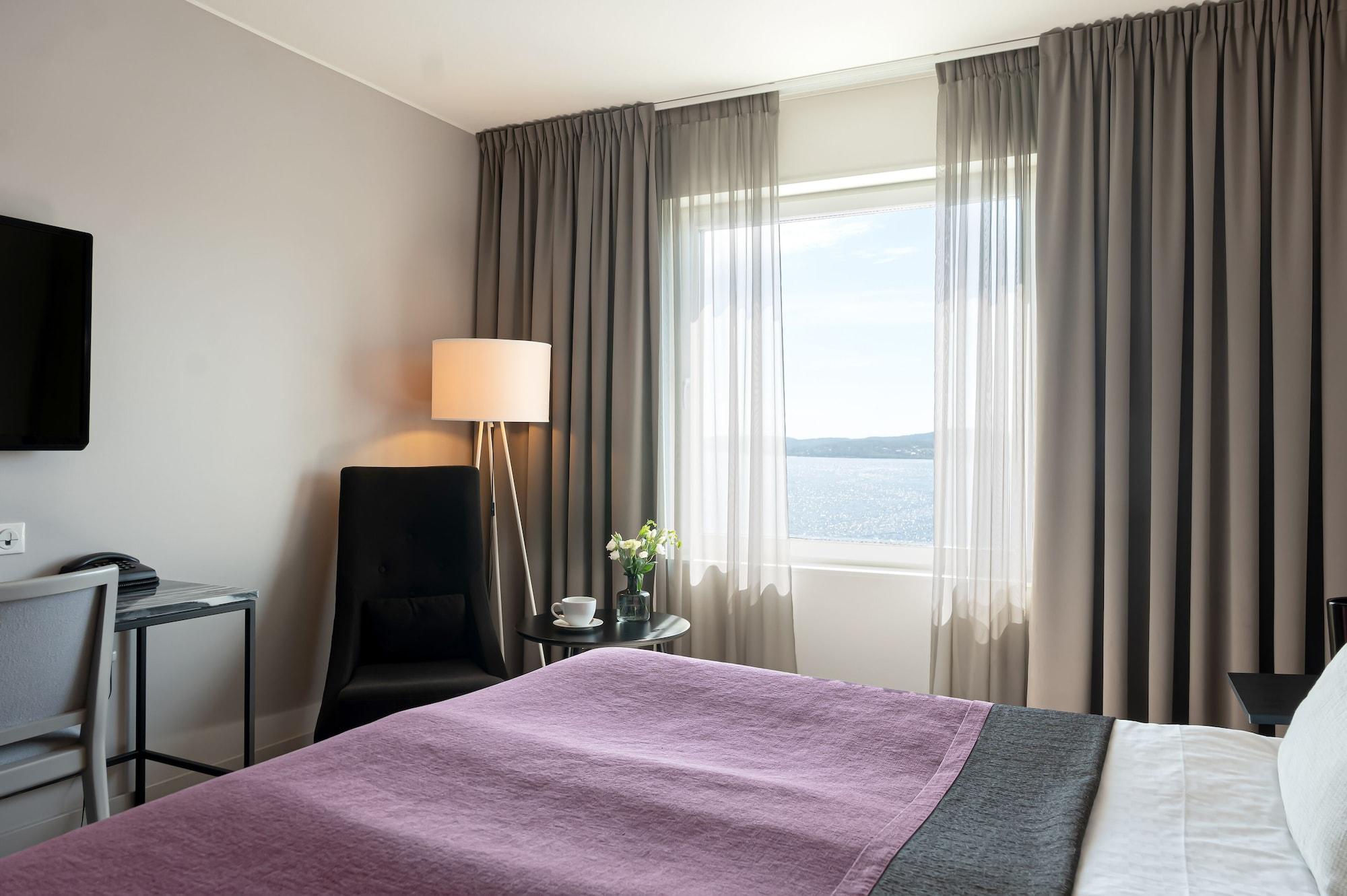 Elite Plaza Oernskoeldsvik Hotel ภายนอก รูปภาพ